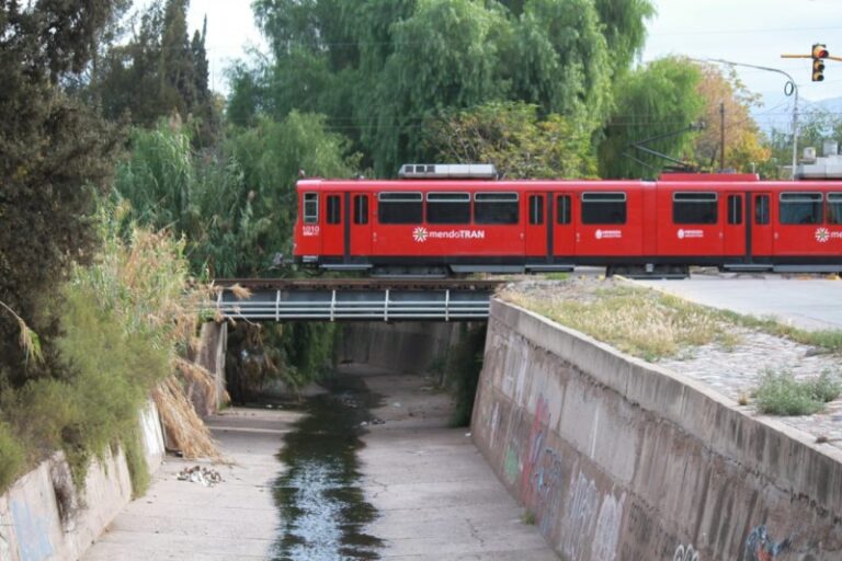 Con un crédito del Banco Nación la provincia avanza con la extensión del Metrotranvía