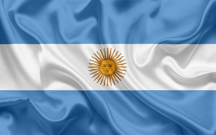 La bandera argentina siempre tuvo el Sol de Mayo?