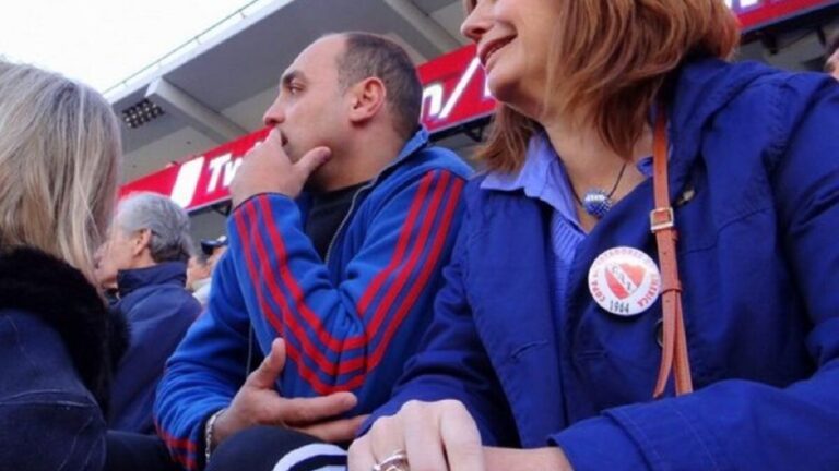 Quieren expulsar a Patricia Bullrich como socia de Independiente