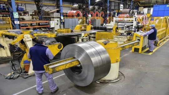 La industria metalúrgica creció en febrero pero sigue por debajo de 2023