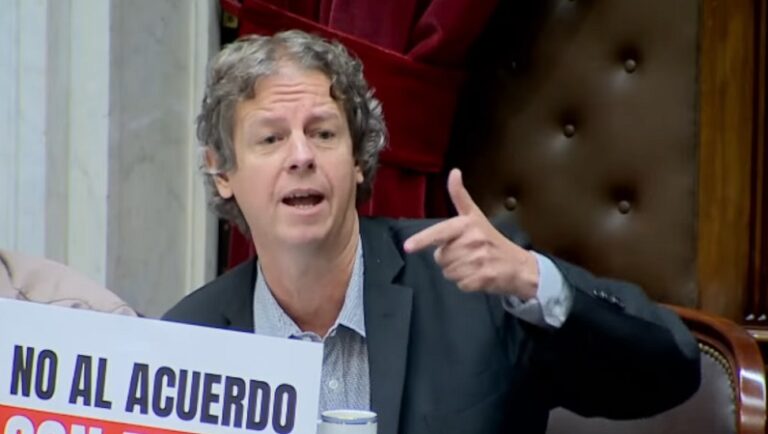 Christian Castillo: El pueblo grita cada vez más fuerte Fuera Bullrich, asesina del pueblo!