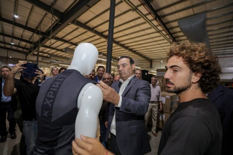 Valdés en Monte Caseros ratificó su apoyo hacia el sector textil