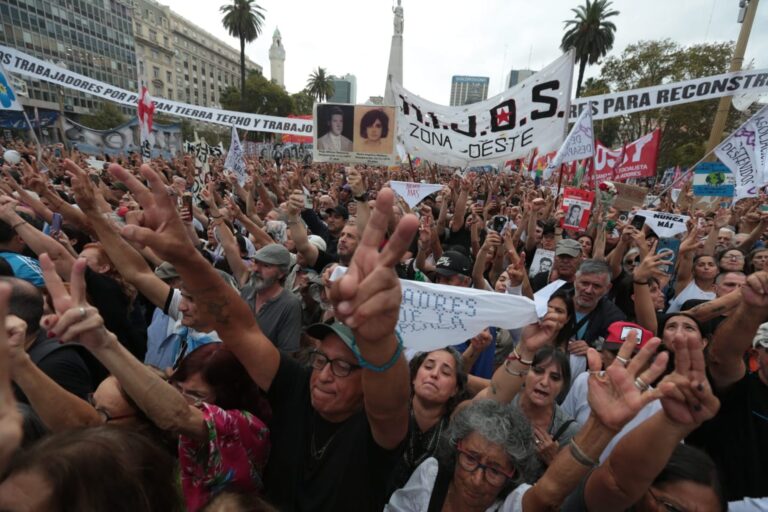 Cartas de lectores: Memoria, basta de odio, mostrar los secretos