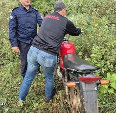 Recuperaron dos motos robadas, una a punta de pistola