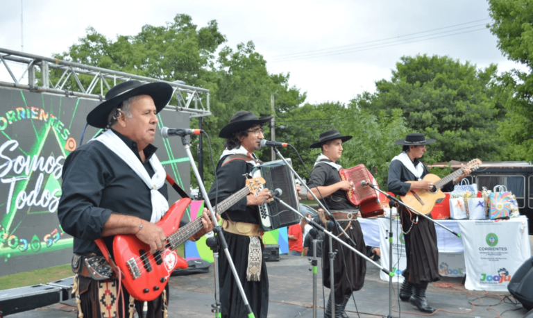 El Joaju llegó a las Mil Viviendas para celebrar los 437 años de la ciudad de Corrientes