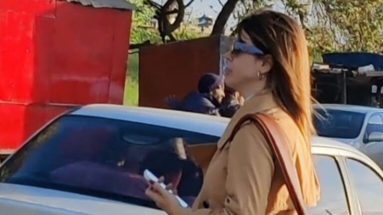 Marianela Mirra fue vista entrando al penal de Ezeiza para visitar a José Alperovich