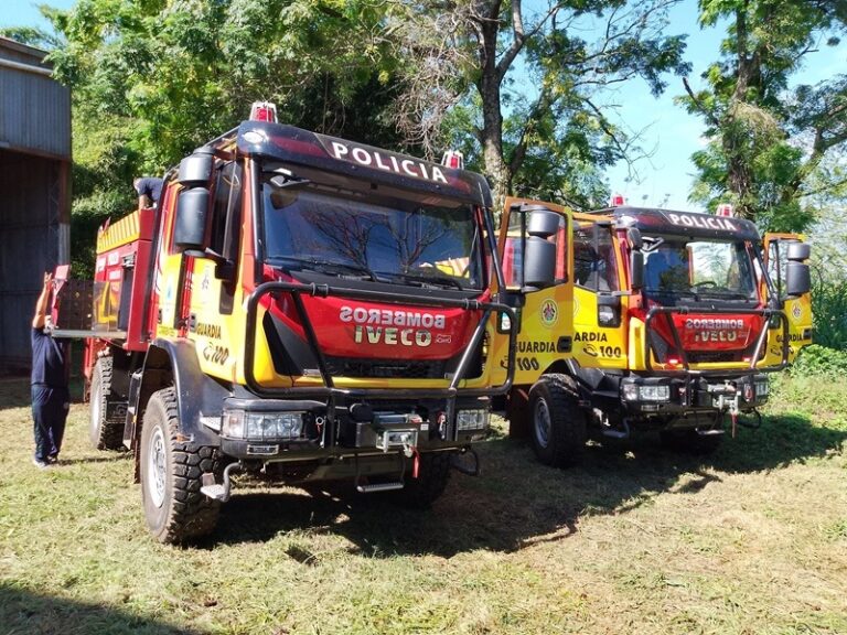 Bomberos de Santo Tomé recibieron nuevos camiones hidrantes