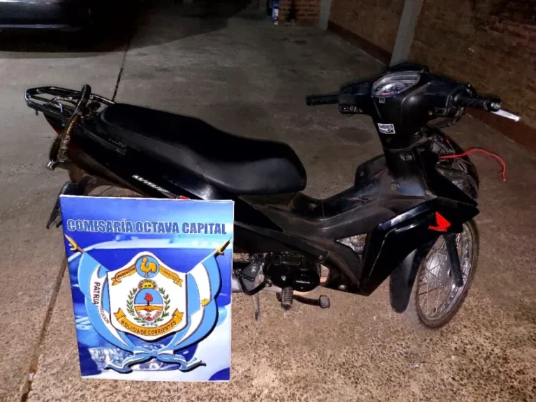 Una moto robada fue recuperada tras ser abandonada.