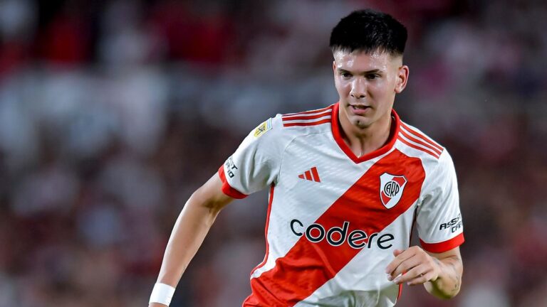 Un gigante de Inglaterra vendría a la carga por Franco Mastantuono, la nueva joya de River