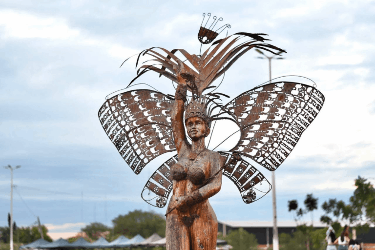 Corrientes sumó cinco esculturas en metal al Paseo del Comparsero