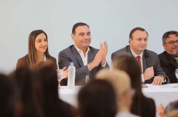 En Carolina, Valdés participó del acto de la presentación y jura de la carta orgánica municipal