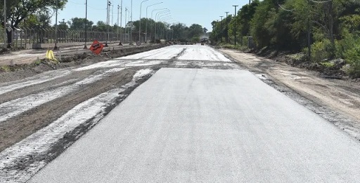 Pavimentación con concreto asfáltico en el acceso del Perichon
