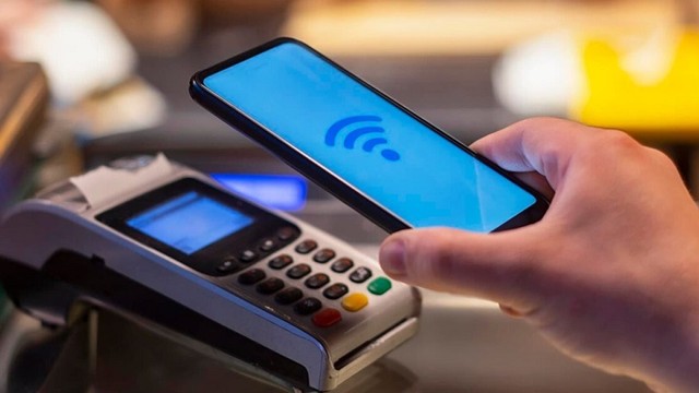 Explicaron si realmente se puede robar plata acercando un celular con NFC