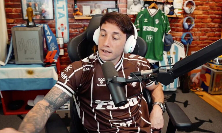 Momo Benavides vende su foto desnudo tras el título de Platense: cuántos dólares sale