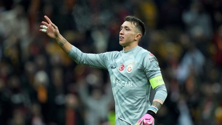 Fernando Muslera quedó a un paso de ser el nuevo arquero de Estudiantes de La Plata