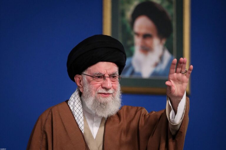El mensaje del líder supremo de Irán en medio de los bombardeos en Teherán