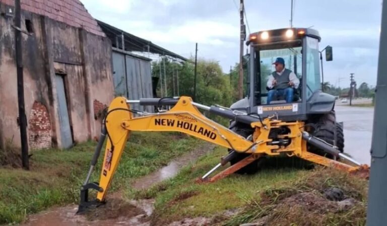 Santo Tomé trabaja para rehabilitar zonas anegadas por la intensa lluvia