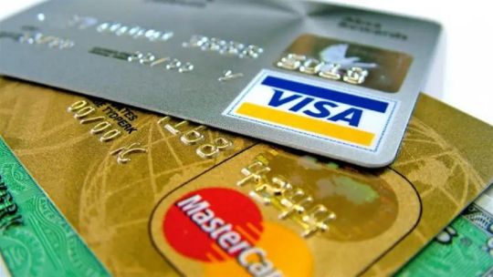 Alertan por una burbuja de endeudamiento que crece bajo la falsa apariencia de consumo y crédito