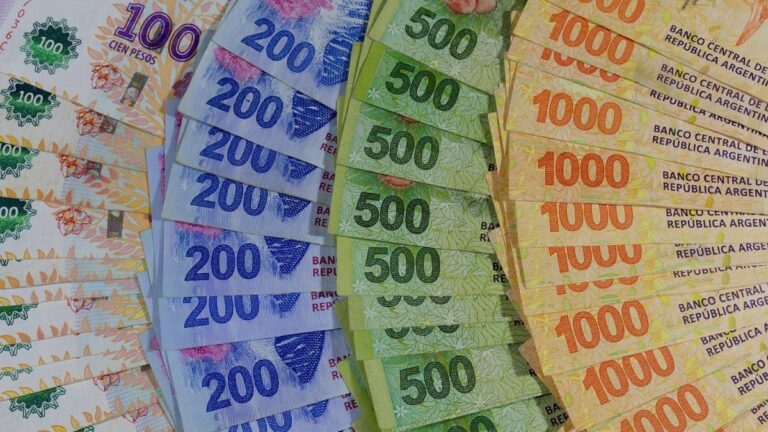 Aguinaldo para estatales: fechas de cobro provincia por provincia