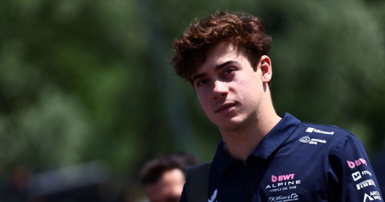 Franco Colapinto contó cómo fue «el mejor vuelo de su vida» con… Lewis Hamilton!