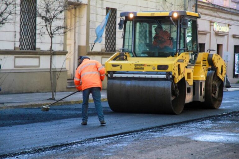 Valdés celebró la pavimentación de 28 calles en una ciudad correntina