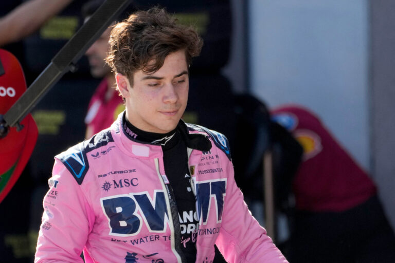 Colapinto vuelve al primer amor con sponsor nuevo