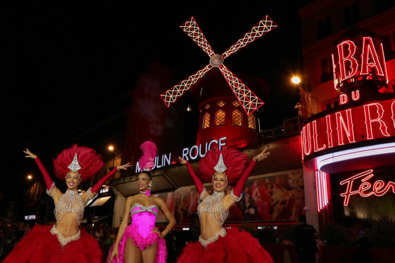 Las aspas del Moulin Rouge volvieron a girar