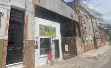 Cayó del techo en pleno microcentro de Corrientes