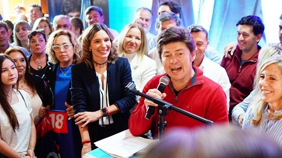 Los candidatos de La Libertad Avanza son Almirón y Karsten