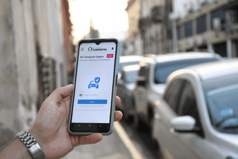 La Municipalidad lanzó una web para viajar más seguros en remises y móviles de apps