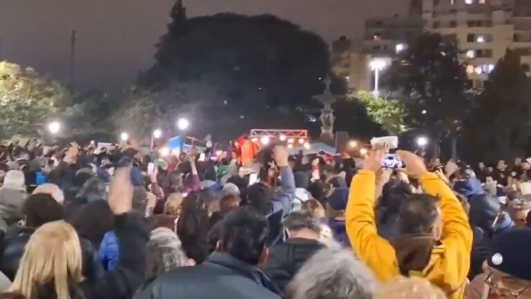 Vecinos repudian la presencia del Presidente en Córdoba: «Milei culiadazo», la contracara de la «Derecha Fest»