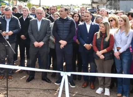 Valdés inauguró obras en dos barrios de Corrientes