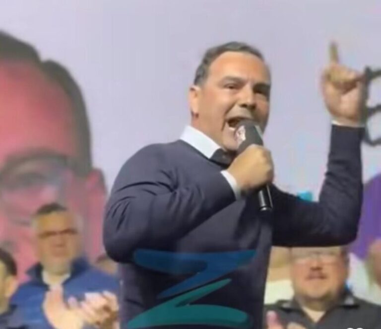 Gustavo apuntó con todo contra Tincho