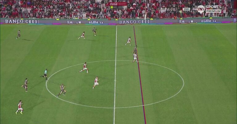 El polémico gol anulado a Platense con un insólito trazado de líneas desde el VAR