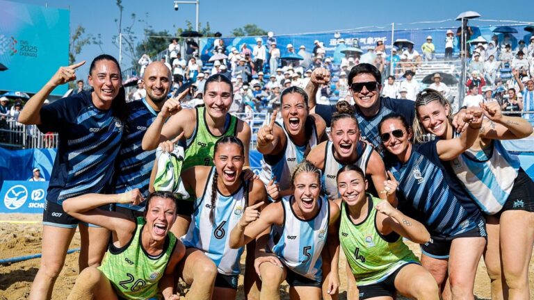 Las Kamikazes hacen historia y se cuelgan el oro en Beach Handball