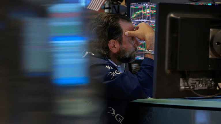 Las acciones argentinas que cotizan en Wall Street caen hasta 11%
