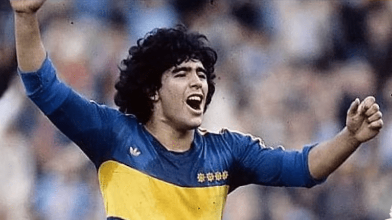 La camiseta de Boca que usó Maradona fue elegida como la mejor de la historia del fútbol