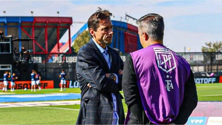 Marcelo Moretti reapareció en San Lorenzo tras levantar su licencia y charló con el DT