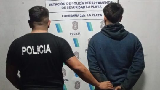 El suegro le reclamó que no había hecho la comida y su yerno, de 19 años, lo atacó a puñaladas