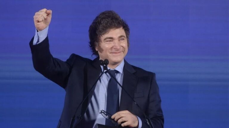 Javier Milei retoma la campaña mientras crece el escándalo en la ANDIS