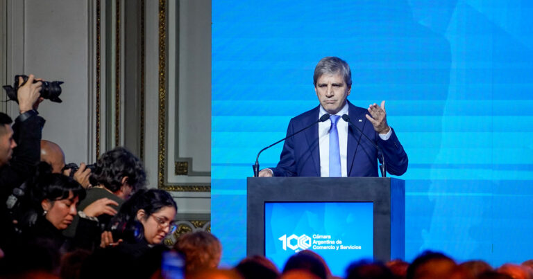 Milei festejó la renovación de la deuda en pesos: se pagaron tasas que triplican la inflación