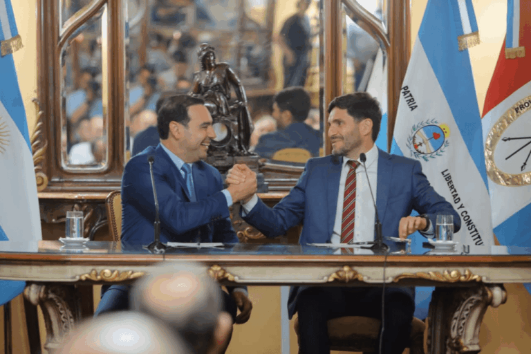 Valdés y Pullaro firmaron un convenio para avanzar en la conexión entre Bella Vista y Villa Ocampo planteando la necesidad de más federalismo en la Argentina