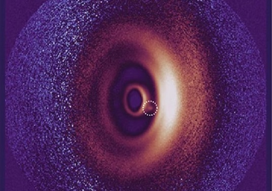 Inesperado hallazgo de un júpiter de cinco millones de años