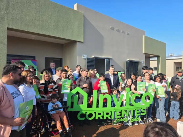 El Gobierno provincial entregó 22 viviendas en la localidad de Virasoro