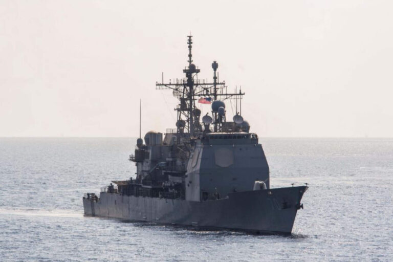 Se viene: el lanzamisiles USS Lake Erie cruzó el Canal de Panamá con rumbo a Venezuela