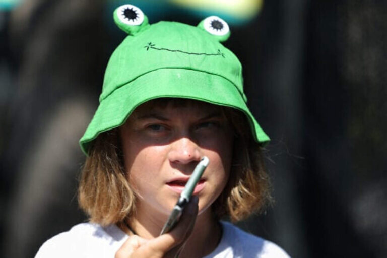 La antisemita Greta Thunberg vuelve a intentar llegar a Gaza en una flotilla