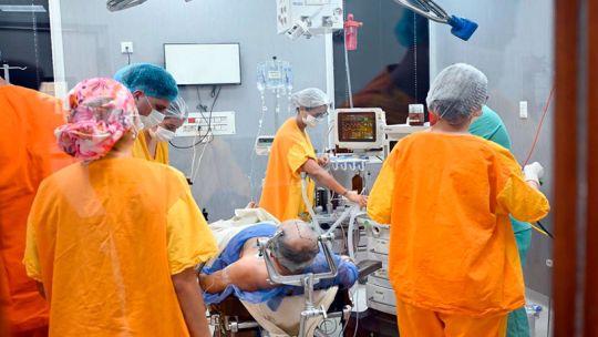 Despierto en tu propia cirugía: cómo fueron las cirugías inéditas en el Hospital Tránsito Cáceres de Córdoba