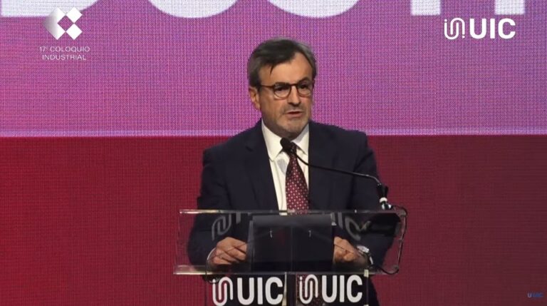 Sindicatos denuncian la pérdida de 130 mil puestos de trabajo y la UIA apunta al Gobierno: «Necesitamos un Estado»