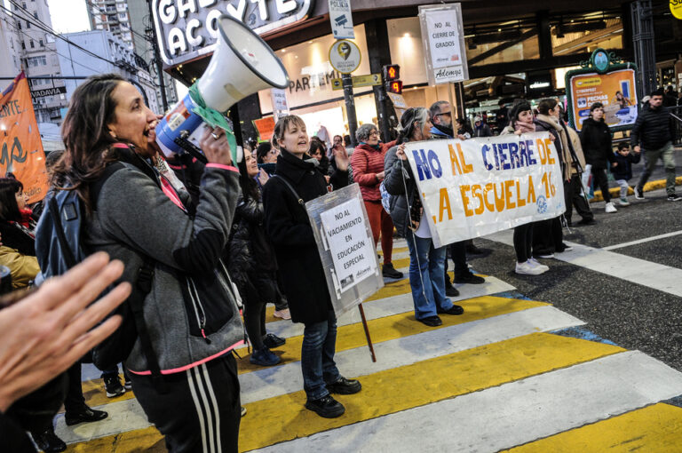 Un semaforazo contra el cierre de grados