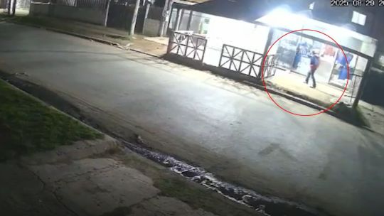 Un hombre arrastró a una joven hasta un descampado, la violó y le pidió perdón antes de escaparse